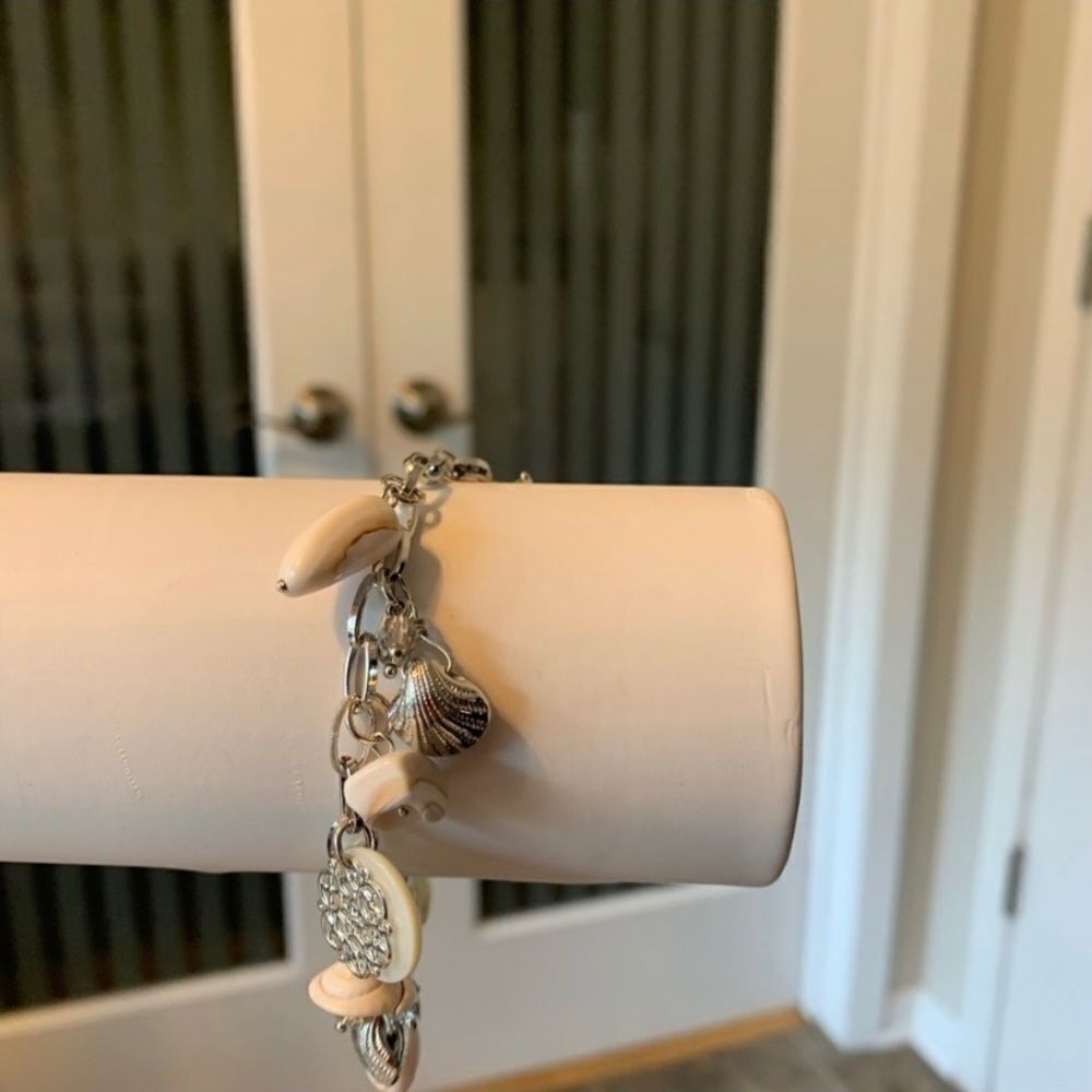 Bracelets   - Picture 4 of 13